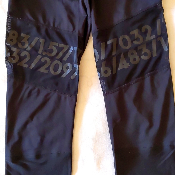 NWOT. H&M Woman's workout pants. - Picture 6 of 8